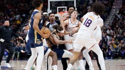 Pelicans guard connects with right hook in fight with Suns opponent - News